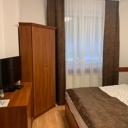 Konig Apartman เฮวิซ ภายนอก รูปภาพ