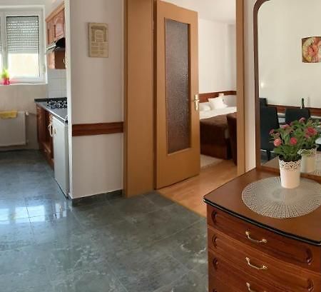 Konig Apartman เฮวิซ ภายนอก รูปภาพ