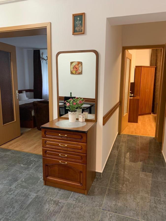 Konig Apartman เฮวิซ ภายนอก รูปภาพ