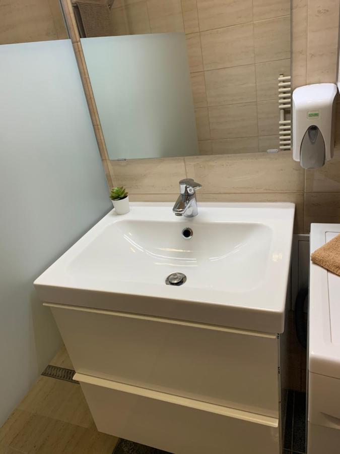 Konig Apartman เฮวิซ ภายนอก รูปภาพ