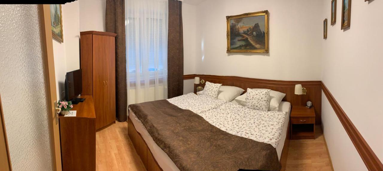 Konig Apartman เฮวิซ ภายนอก รูปภาพ