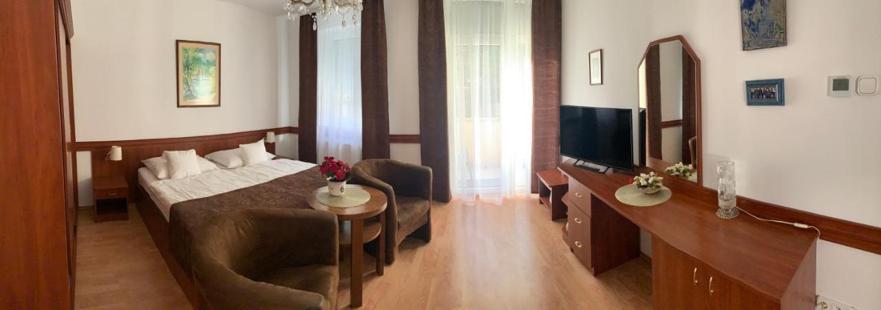 Konig Apartman เฮวิซ ภายนอก รูปภาพ