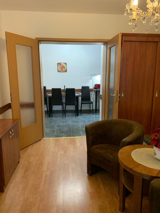 Konig Apartman เฮวิซ ภายนอก รูปภาพ