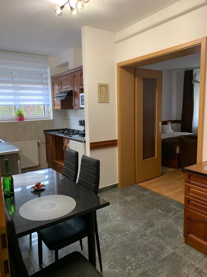 Konig Apartman เฮวิซ ภายนอก รูปภาพ