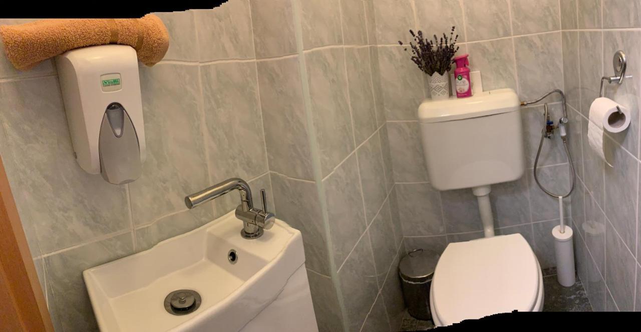 Konig Apartman เฮวิซ ภายนอก รูปภาพ